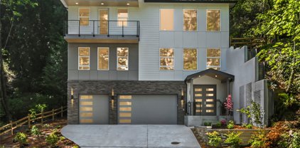 1607 W Lake Sammamish Parkway SE, Bellevue