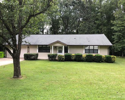 8710 Karibuni  Drive, Waxhaw