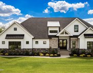 5515 Farmhouse Dr, Crestwood image