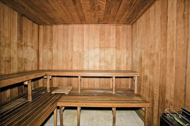 Colonnade on the Greens Sauna