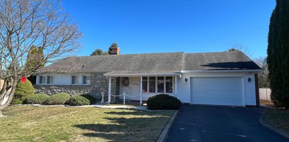 303 S New Ardmore Ave, Broomall
