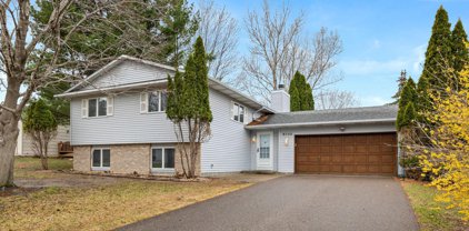 5703 Deer Trail W, Shoreview