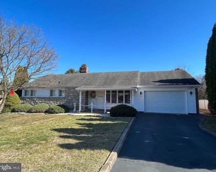 303 S New Ardmore Ave, Broomall