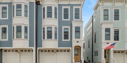 14 Village Lane, Excelsior