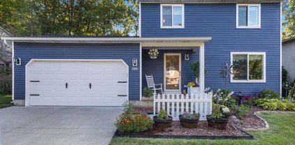 724 Eagle Heights, South Lyon