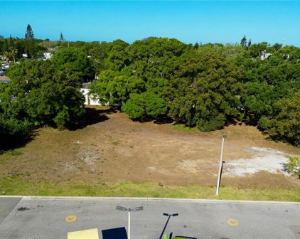 181 Lark Drive, Largo