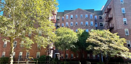 786 Bronx River Road Unit #B54, Bronxville
