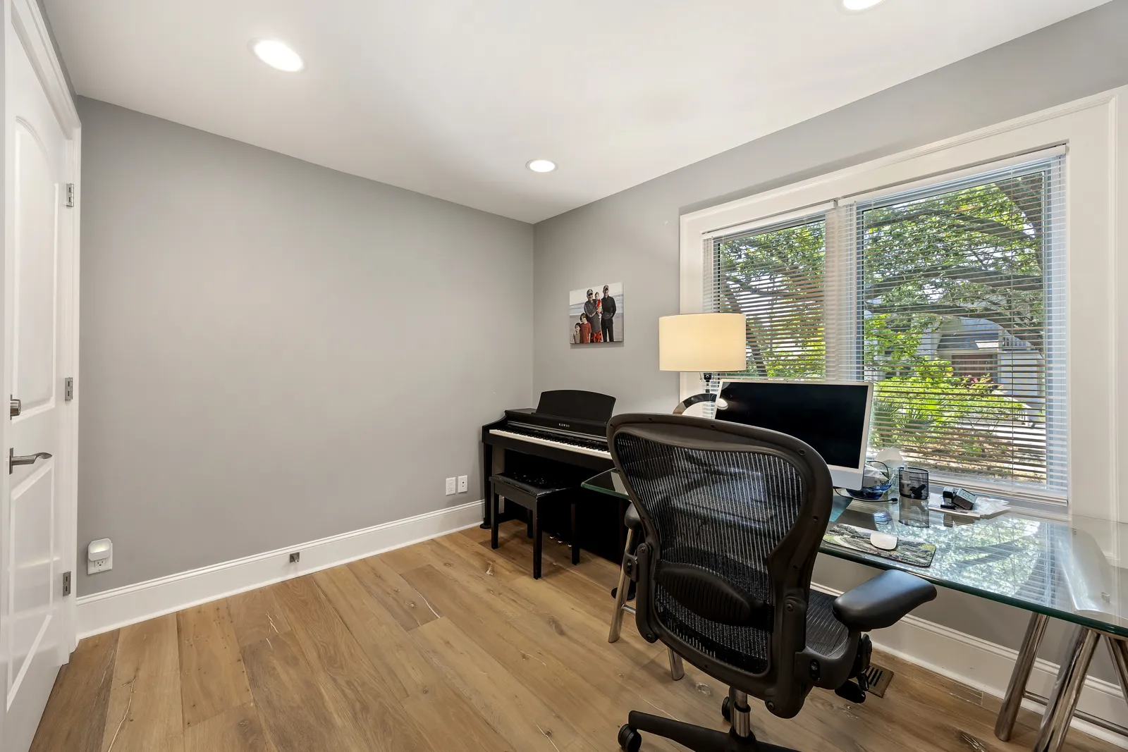 First floor office, photograph 2