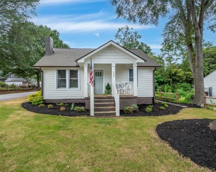 122 Parkins Mill Road, Greenville