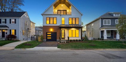817 N Woodrow St, Arlington