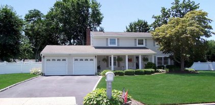 16 Galleon Lane, E. Setauket