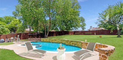 707 Creekside  Drive, Euless