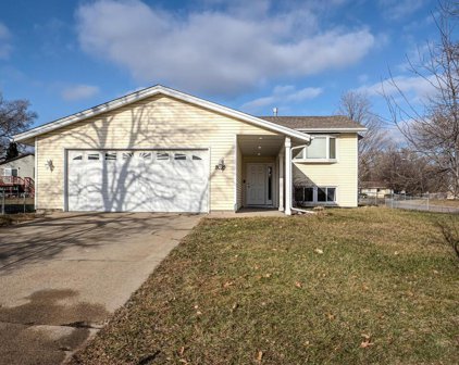 8065 Camden Avenue N, Brooklyn Park