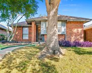 739 Red Oak  Drive, Lewisville image