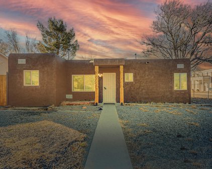 2745 Morningside Drive NE, Albuquerque