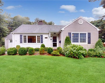 893 Wilmot Road, Scarsdale