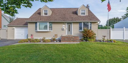95 W Oak Street, Farmingdale
