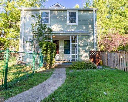 4 Laurel Hill Rd, Greenbelt