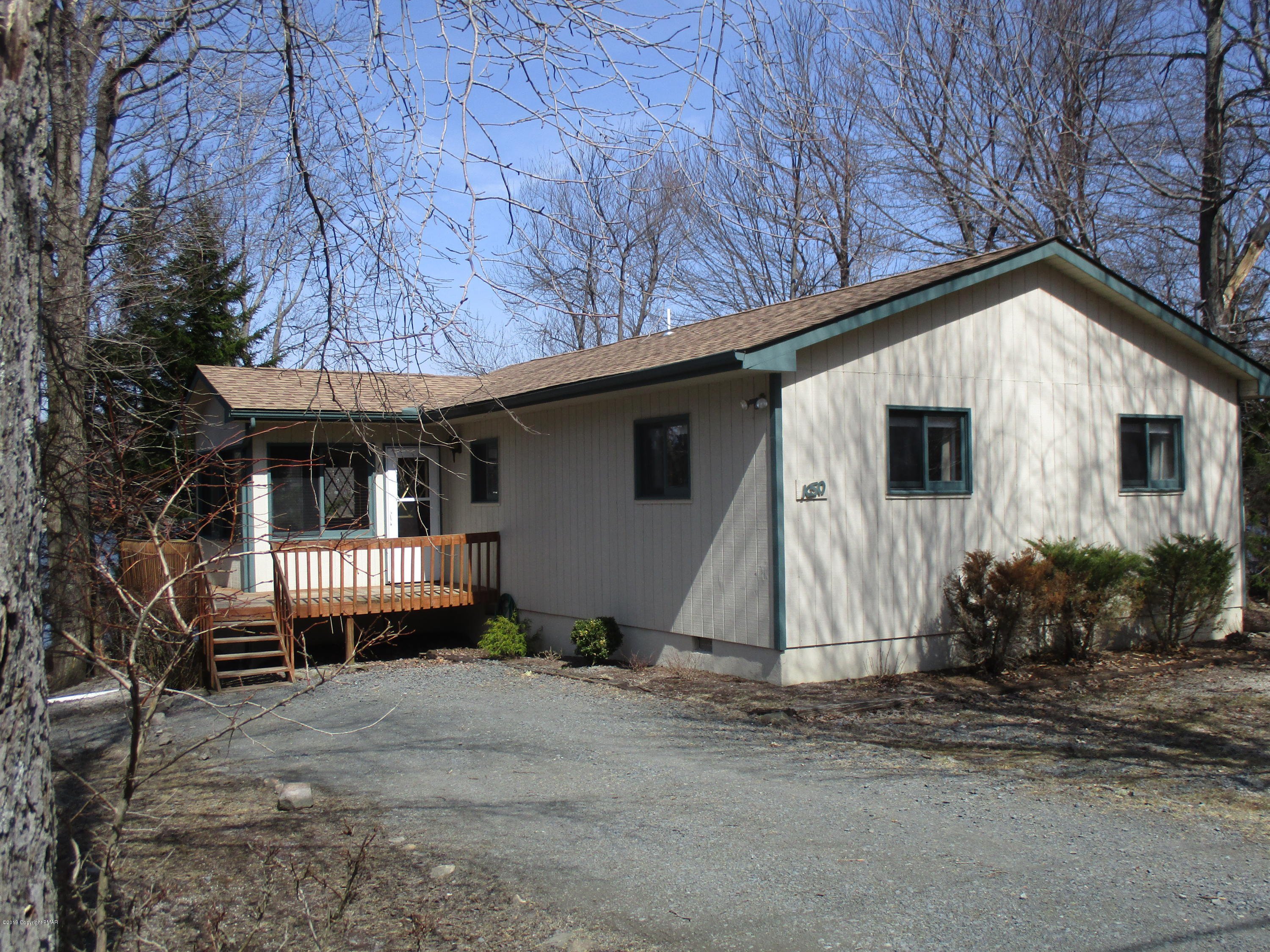 1435 Waterfront Dr Tobyhanna 18466