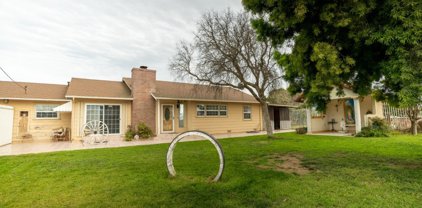 2317 Alisal RD, Salinas