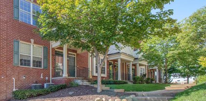 1033 FOUNTAIN VIEW CIRCLE, South Lyon