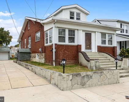 1011 Chestnut St, Collingdale