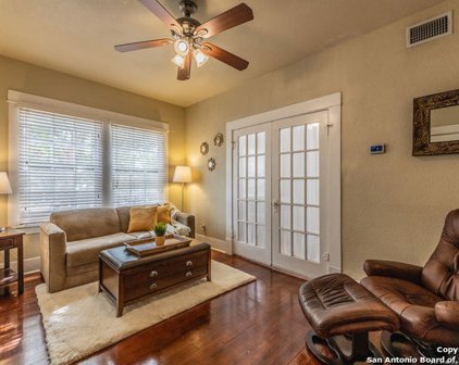 305 Madison Unit 2, San Antonio
