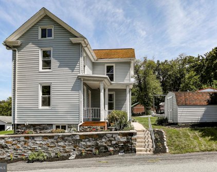 227 Falmouth Rd, Bainbridge