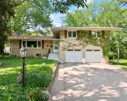 8273 Westwood Hills Curve, Saint Louis Park
