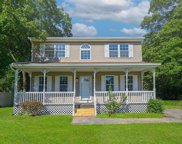 185 Main Avenue, Mastic image