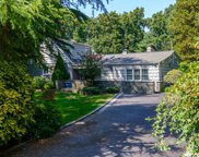 34 Turtlecove Lane, Huntington image