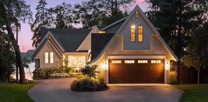 675 Sunset Court, Shoreview