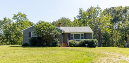 2801 River Road West, Maidens