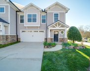 375 Battery  Circle, Clover image