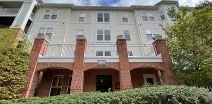 2921 Deer Hollow Way Unit #110, Fairfax