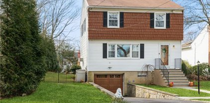 63 Mohegan Place, New Rochelle