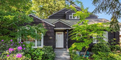 6827 49th Avenue NE, Seattle