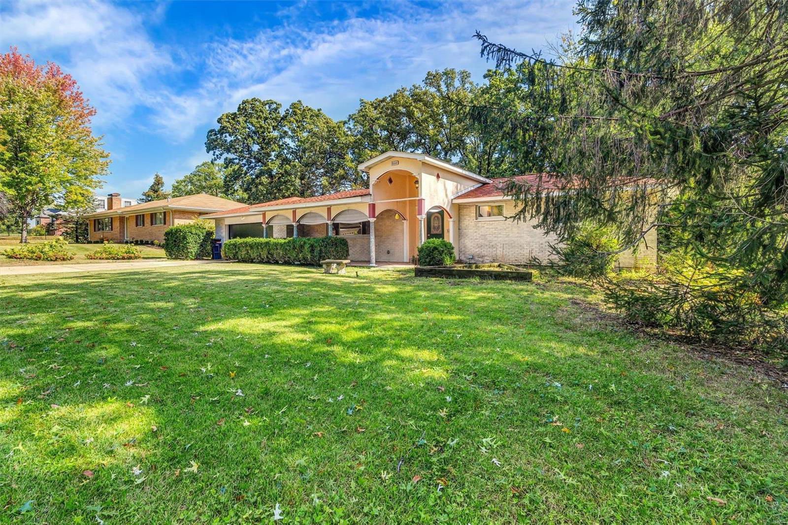 8616 Green Springs Drive, St Louis, 63123