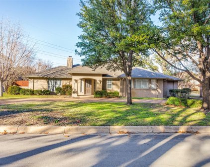6412 Country Day  Trail, Benbrook