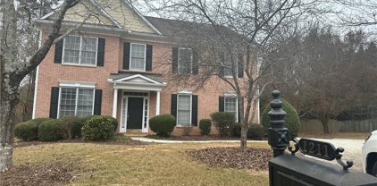 1211 Fieldcrest Court, Suwanee