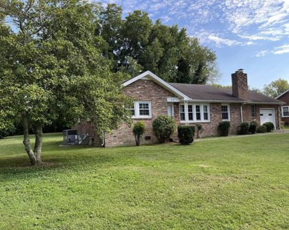 618 Iris Dr, Manchester