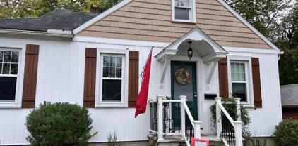 418 S Walnut St, Lititz