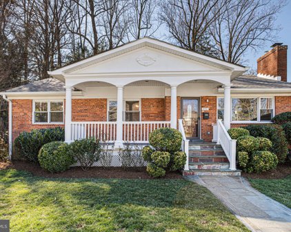 3130 N Harrison St N, Arlington