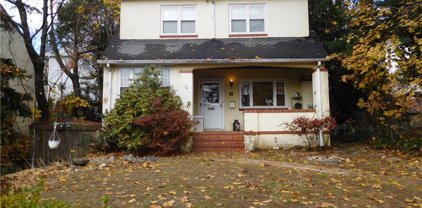 2 Newcomb Place, White Plains
