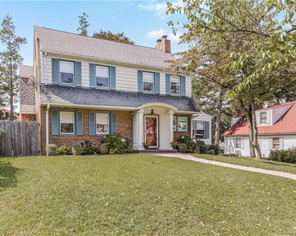 10 Glenwood Avenue, New Rochelle