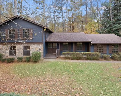 9650 Pine Thicket Way, Roswell