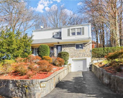 50 Parkway Circle, Scarsdale