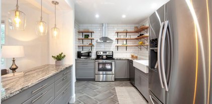 1239 Dresden W Drive, Charlotte