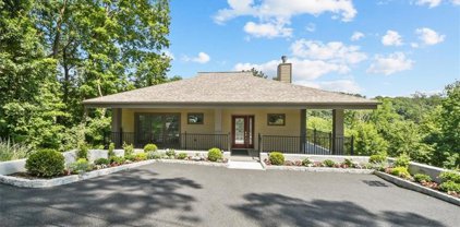 32 Piney Point Avenue, Croton-On-Hudson
